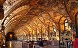 Mnichov a Velká galerijní noc - Německo - Mnichov, Rezidenz, Antický sál, arch. S.Zwitzel, k uložení vévodových antických sbírek