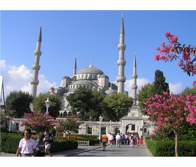 Eurovíkend Istanbul - Turecko - Istanbul, Modrá mešita, Sultan Ahmed Camii, stavěna od roku 1609