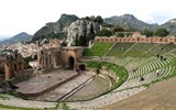 Sicílie, Liparské a Egadské ostrovy letecky - Itálie - Sicílie - Taormina, řecké divadlo z 3.stol. př.n.l, přestavěné Římany