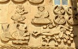 Tureckým Kurdistánem - kolem jezera Van a Istanbul - Turecko - Akdamar, Jonáš zaslouženě odpočívá po vyvržení z leviatana, reliéfy na zdi křesťanského kostela