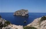 Sardinie, rajský ostrov nurágů v tyrkysovém moři, stan - Sardinie - kouzelné pobřeží