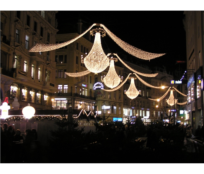 Adventní Vídeň, výstavy umění - Rakousko - Vídeň - adventní ulice plné světel