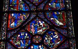 Bretaň, dcera oceánu - Francie - Bretaň - Chartres, katedrála, typické je použití charakteristické modré barvy tzv. chartreské modři