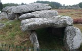 Bretaň, dcera oceánu - Francie - Bretaň - Carnac - dolmen - vstupní část