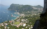 Poznávací zájezd - Kampánie - Itálie - Capri - pohled z výšky na městečko Capri