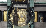 Adventní Vídeň, výstavy umění - Rakousko - Vídeň - orloj s postavou  římského císaře Marka Aurelia (I), číselník o průměru 4 metry