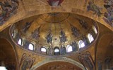 Benátky, ostrovy, slavnost moře a Bienále - Itálie - Benátky - interiér kostela San Marco
