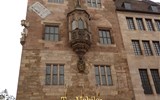 Adventní Norimberk s výstavou Cranacha - Německo - Norimberk - Nassauer Haus, poslední věžový dům ve městě, 1422-33