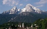 Alpské vodopády, soutěsky a Orlí hnízdo - Německo - Bavorsko - masiv Watzmann a pod ním se choulí Berchtesgaden