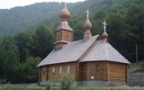 Nostalgie na Zakarpatské Ukrajině - Ukrajina - Podkarpatská Rus - dřevěné kostelíky jsou zde dosud běžné