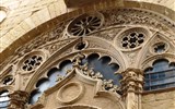 Florencie, perla renesance a velikonoční slavnost ohňů - Itálie - Florencie - Orsanmichelle, detail kružby oken