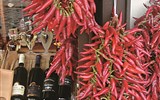 Poznávací zájezd - Maďarsko - Maďarsko - Budapešť - Velká tržnice a typiclé produkty země - paprika a víno