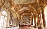 Gaskoňsko, zelené srdce Francie a kanál du Midi - Francie - Gaskoňsko - Toulouse, Capitole, Dlouhý sál, dnes se zde konají svatby, malby z 19.stol.