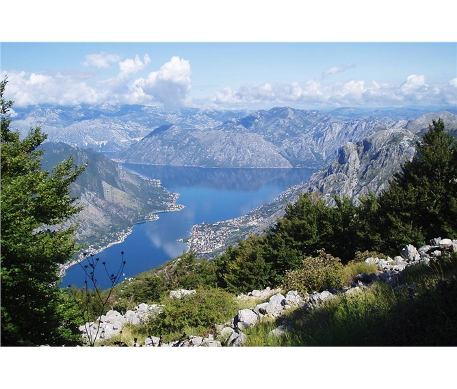 Černá Hora, národní parky a moře, hotel - Černá hora - Boka Kotorská má charakter severského fjordu