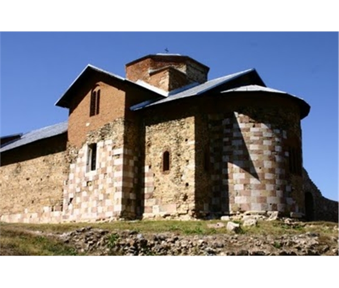 Tajuplným Balkánem do Albánie - Srbsko - Metohija - kostel sv.Štefana, 1313-17