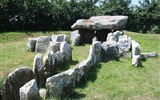 Poznávací zájezd - Anglie - Anglie - Jersey - St.Martin, dolmen La Pouquelaye de Faldouet