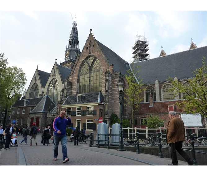 Amsterdam a Brusel, Antverpy a muzea - Holandsko - Amsterdam, Oude Kerk, z 13.stol, přestavován 1330-1571
