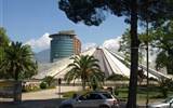 Srdcem Albánie na jih do bájného Butrintu - Albánie - Tirana - tzv. Pyramida, původně Muzeum Envera Hodži