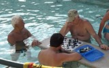 Budapešť, památky a termální lázně - Maďarsko - Budapešť - Szechenyiho lázně, šachisté v bazénu