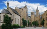 Perly Švábské Alby 2019 - Německo - hrad Hohenzollern - nádvoří s kaplí sv.Michala