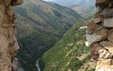 Poznávací zájezd - Albánie - Albánie - Himara, pohled z ruin hradu do divokého vnitrozemí