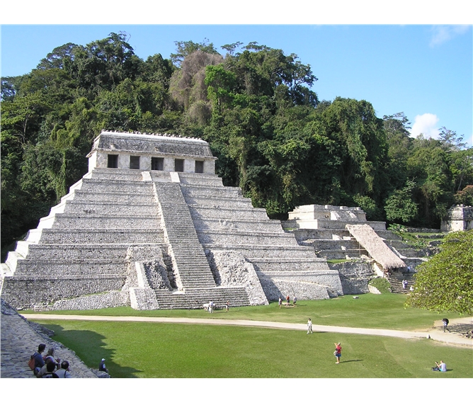 Mexiko, bájná země Mayů, Aztéků a kouzelné přírody - Mexiko - Palenque, Chrám nápisů, v něm zachovaný 2.nejdelší vytesaný mayský text