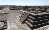 Mexiko, bájná země Mayů, Aztéků a kouzelné přírody 2019 - Mexiko - Teotihuacán, náměstí Měsíce z Měsíční pyramidy