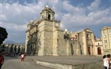 Poznávací zájezd - Mexiko - Mexiko - Oaxaca, katedrála, 1544, dostavěna 1730 několikrát přestavována po zemětřesení