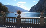 Krása italských jezer - Itálie - Riva del Garda, pohled na jezero Lago di Garda