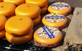Krásy Holandska, květinové korzo 2017 - Holandsko - Alkmaar, trh se sýry, bochníky goudy o váze 2-4 kg