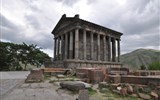 Arménie, země Malého Kavkazu - Arménie - římský chrám Slunce v Garni
