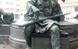 Poznávací zájezd - Horní Rakousko - Rakousko - Steyr,  detail památníku J.Werndla, který zbohatl na vynálezu Karla Holuba ze Stradonic (zadovka)