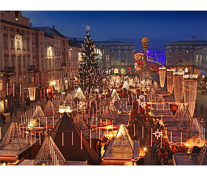 Adventní Linec, vánoční trhy a Muzeum vědy - Rakousko - Linec - adventní trh