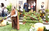 Zahrady krajů Lazio a Toskánsko, Den květin ve Viterbu - Itálie - Lazio - Viterbo, květinové slavnosti, vystoupení samotného podesty