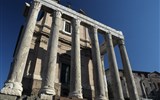 Řím, věčné město 2019 - Řím - Forum Romanum -  chrám Antonina a Faustiny, 141 n.l, pův. pro manželku Faustinu, po smrti i pro císaře Antonina