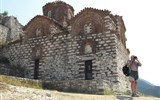 Srdcem Albánie na jih do bájného Butrintu - Albánie - Berat, kostel Svaté Trojice, 13.stol, nejstarší v citadele