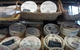 Poznávací zájezd - Normandie - Francie - Normandie - Rouen, typické jsou i sýry Livarot a Camembert de Normandie