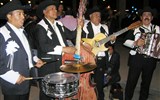 Mexiko, bájná země Mayů, Aztéků a kouzelné přírody 2019 - Mexiko - Mexiko City, náměstí Garibaldi, místní hudebníci mariachis