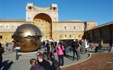 Řím, Vatikán, zahrady Tivoli UNESCO - Itálie - Řím - Vatikán, Cortile della Pigna a Sfera con sfera