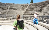 Řím, Capri, Vesuv, Neapol, Pompeje, antika i koupání - Itálie - Pompeje - Velké divadlo, upraveno po zemětřesení 62 př.n.l., pro 5000 diváků