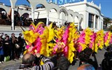 Karneval květů a světel v Nice a festival citrusů v Mentonu 2017 - Francie - Menton, Corsi des Fruits d´Or, pestré barvy a hezká děvčata