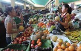 Poznávací zájezd - Guatemala - Guatemala - na trhu je ovoce v neuvěřitelném výběru, mnohdy ani nevíte o co jde