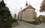 Mikulov a Lednice, kraj zámků a víno Moravy - Rakousko - Poysdorf - kostel sv.Jana Křtitele, 1629-1635, ranně barokní