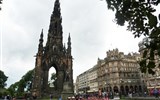 Skotsko, země hradů a vřesu - Skotsko - Edinburgh - památník Waltera Scotta v Princes Street Garden