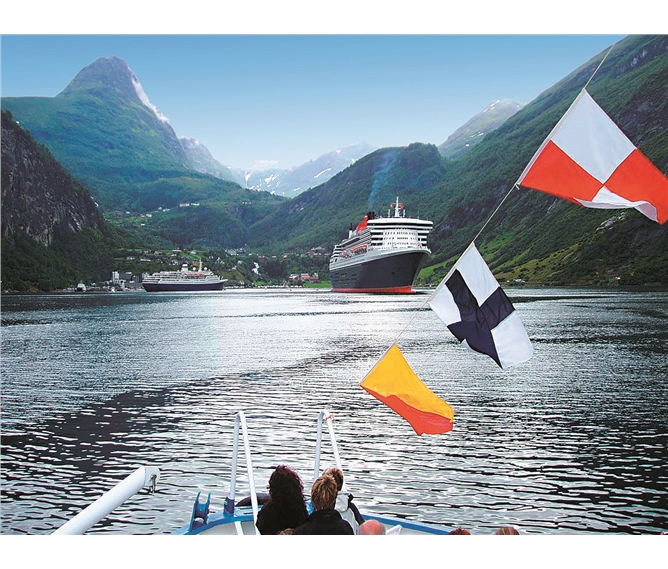Norské fjordy - Norsko - až hluboko do fjordu Geiranger mohou vjíždět velké zaoceánské lodě