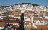 Lisabon, královská sídla a krásy pobřeží Atlantiku - Portugalsko - Lisabon - pohled na čtvrt Baixa a hrad São Jorge, starou pevnost Féničanů, Řeků, Římanů, dnešní podoba maurská z 11.stol.