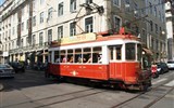 Lisabon, královská sídla a krásy pobřeží Atlantiku s koupáním - Portugalsko - Lisabon - městské tramvaje pamatují už dost, ale dojedou spolehlivě a přesně