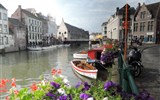 Belgie, památky UNESCO a květinový koberec - Belgie - Gent, řeka Leie, vzadu budova Groot Vleeshuis (Masné krámy)