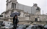 Řím a Neapolský záliv 2019 - Itálie - Řím - památník Viktora Emanuela II, nazývaný místními psací stroj