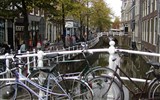 Příroda, památky UNESCO a tradice zemí Beneluxu - Holandsko - Delfty - město protkané kanály a plné kol, tady je obojí najednou